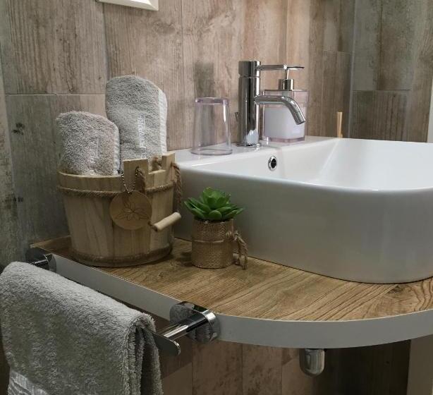 اتاق سه نفره سوپریور با چشم‌انداز دریا, Don Giacchì Country House