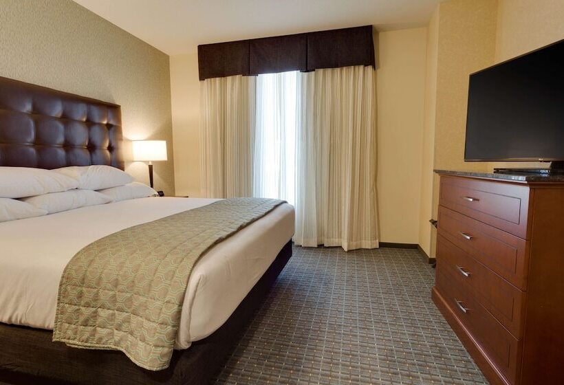 Номер Deluxe, Drury Plaza Hotel St. Louis St. Charles