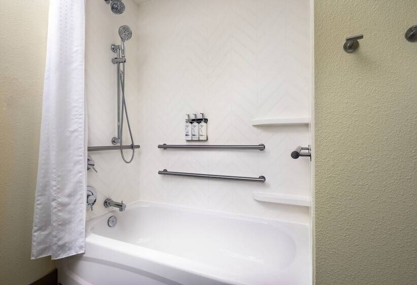 Standard Room 2 Double Beds