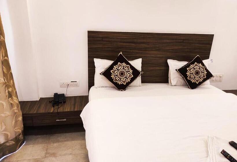 标准间, Manasi Inn