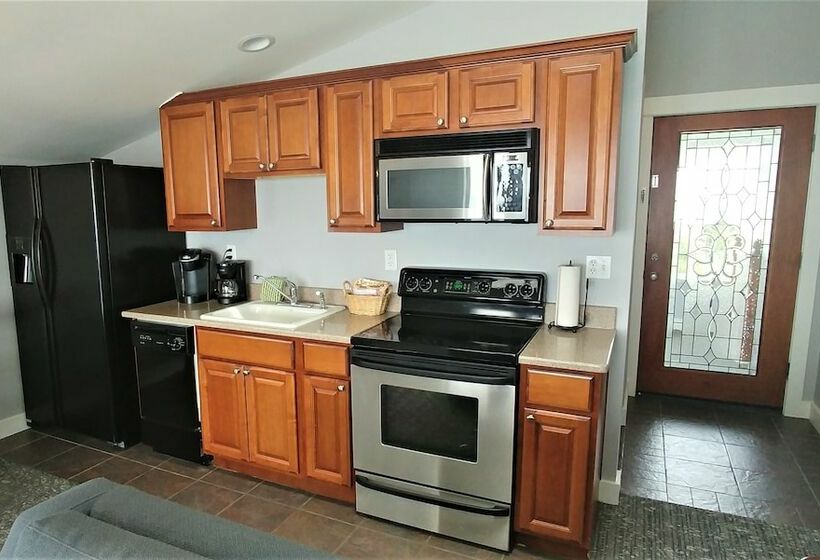 سوئیت دلوکس 2 خوابه, Nelscott Manor