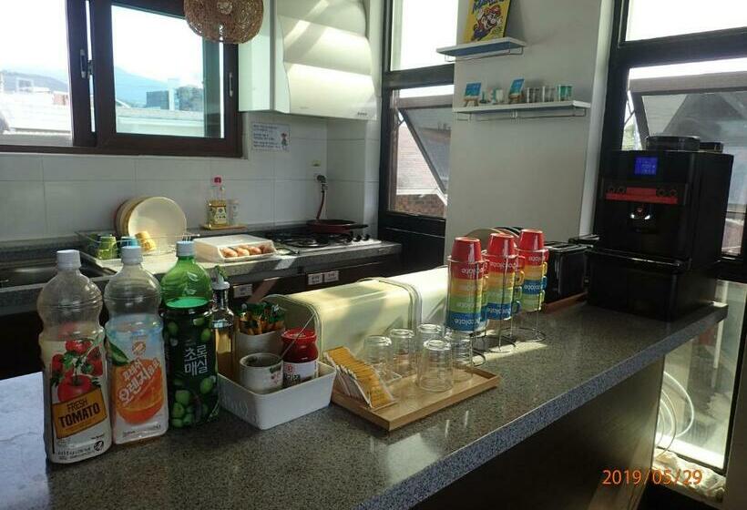 غرفة قياسية مطلّة علي البحر مزوَّدة بشُرفة, Galeum Guesthouse