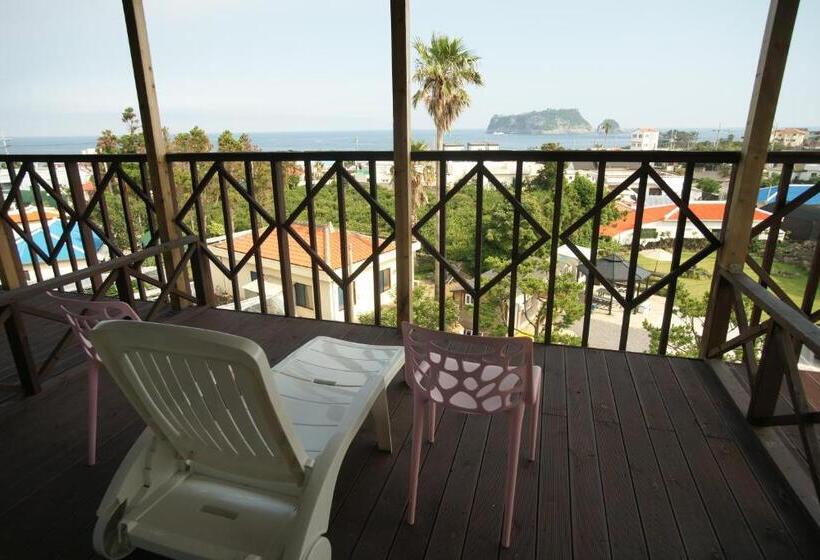 غرفة قياسية مطلّة علي البحر مزوَّدة بشُرفة, Galeum Guesthouse