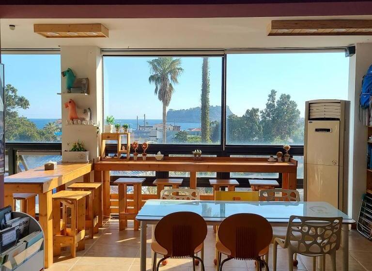 غرفة قياسية مطلّة علي البحر مزوَّدة بشُرفة, Galeum Guesthouse