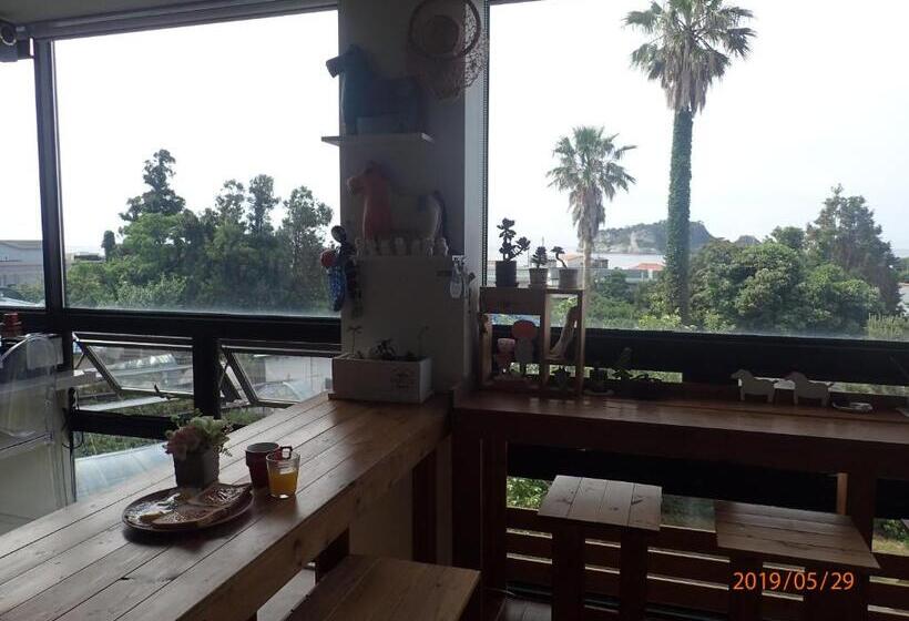 Номер Стандарт с Балконом Вид на Сад, Galeum Guesthouse