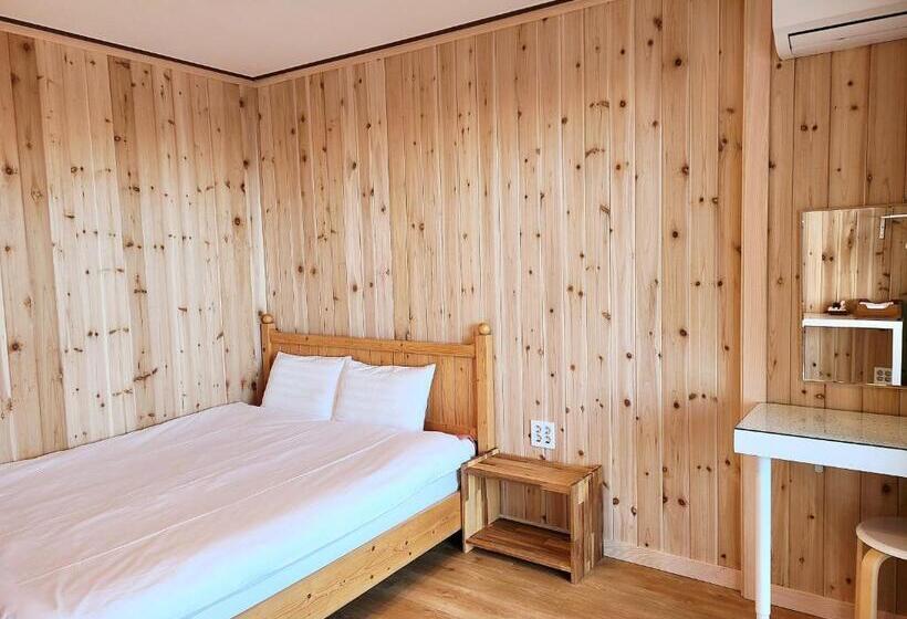 غرفة قياسية مطلّة علي البحر مزوَّدة بشُرفة, Galeum Guesthouse