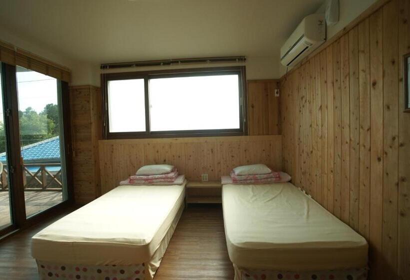 غرفة قياسية مزودة بشرفة مطلة على الحديقة, Galeum Guesthouse