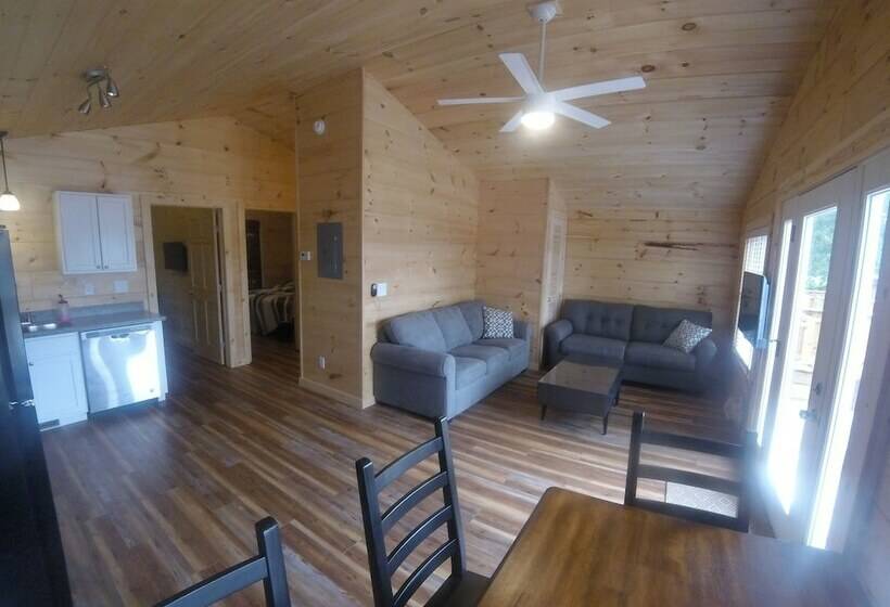 Хижина, Edinboro Lake Resort Cabins