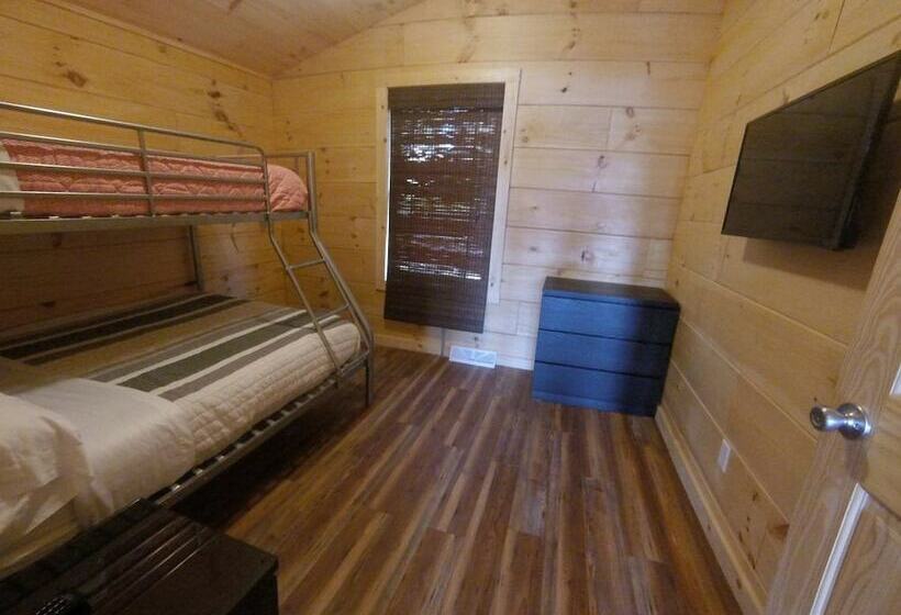 Хижина, Edinboro Lake Resort Cabins
