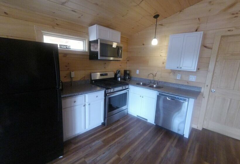 Хижина, Edinboro Lake Resort Cabins