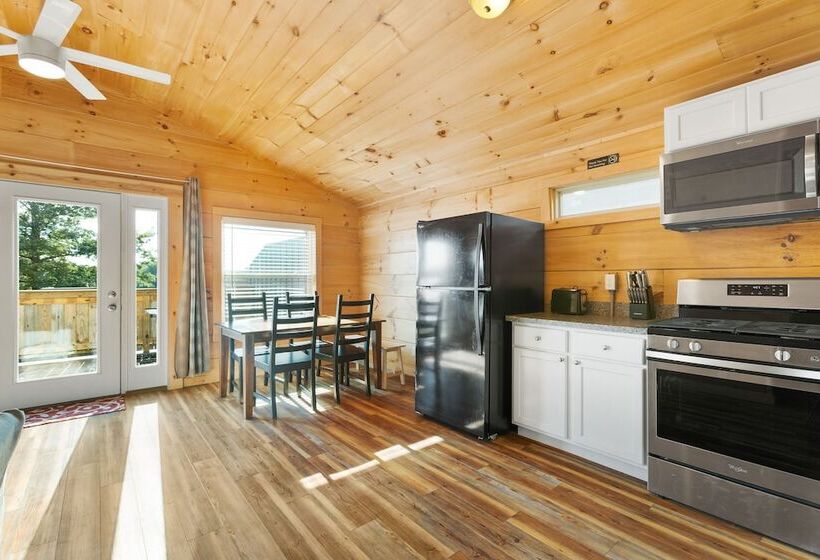 Хижина, Edinboro Lake Resort Cabins