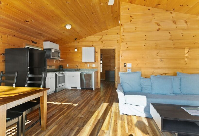 Хижина, Edinboro Lake Resort Cabins