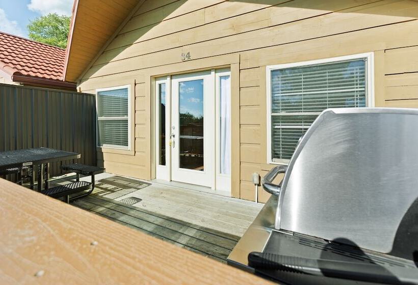 Хижина, Edinboro Lake Resort Cabins