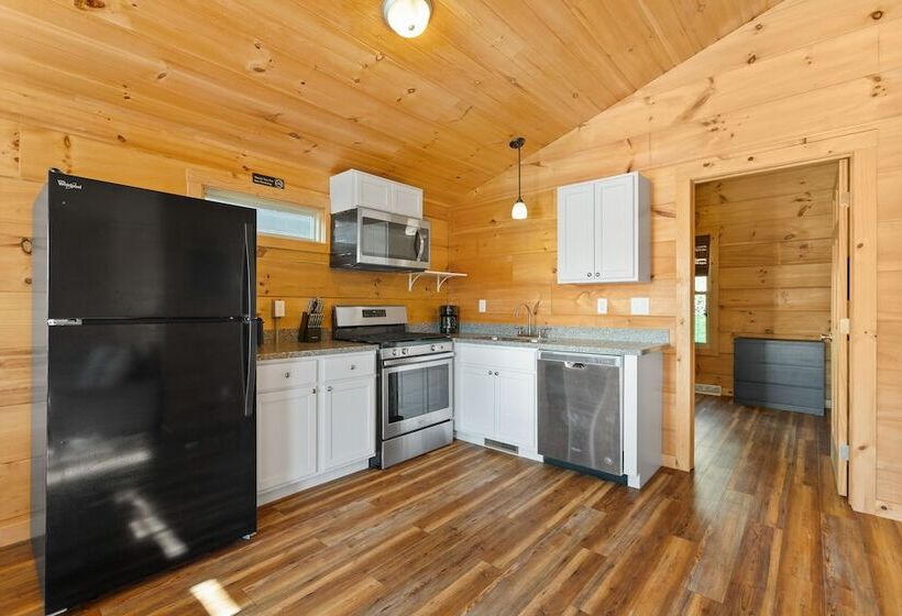 Хижина, Edinboro Lake Resort Cabins
