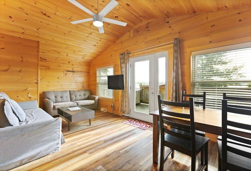 Хижина, Edinboro Lake Resort Cabins