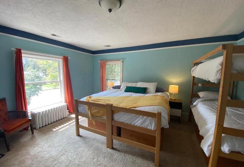 Номер Стандарт, Fernweh Inn & Hostel