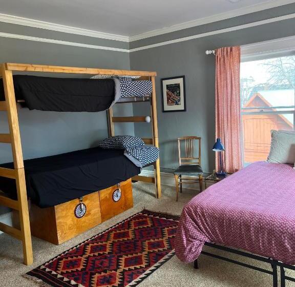 디럭스 스위트, Fernweh Inn & Hostel