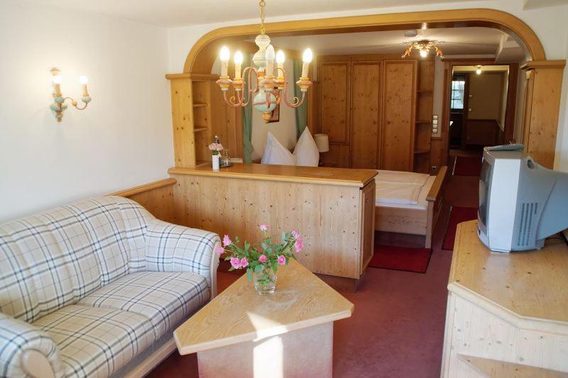 Quarto Estandar com Sacada, Heizmannshof Hotel & Restaurant