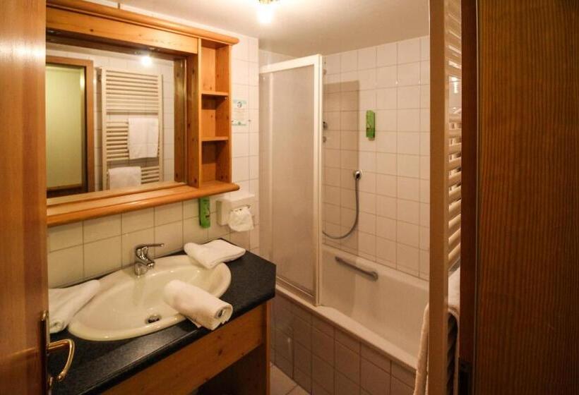 Quarto Estandar com Sacada, Heizmannshof Hotel & Restaurant