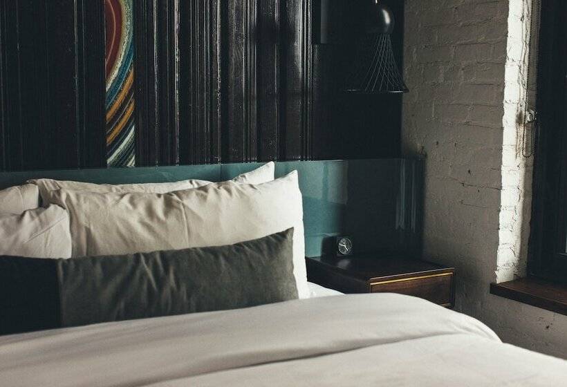 חדר סטנדרט מותאם לאדם עם מוגבלויות, Detroit Foundation