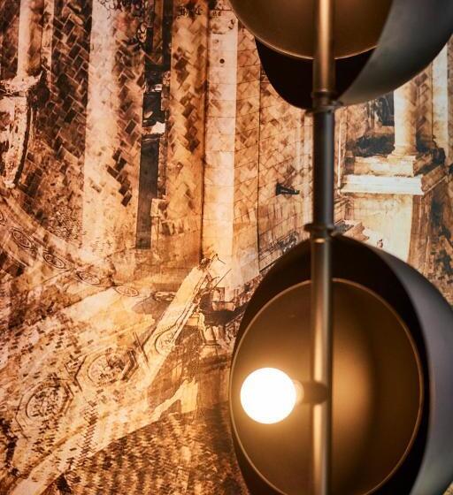 חדר סטנדרט עם מיטת קינג, Detroit Foundation