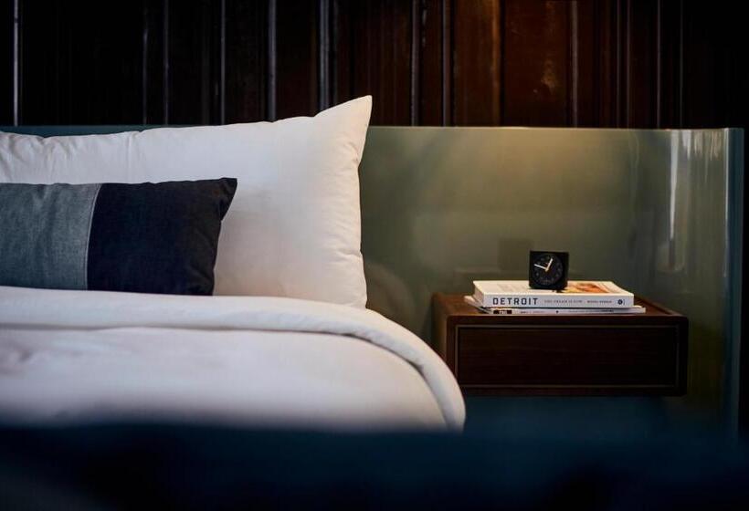 חדר סטנדרט עם מיטת קינג, Detroit Foundation