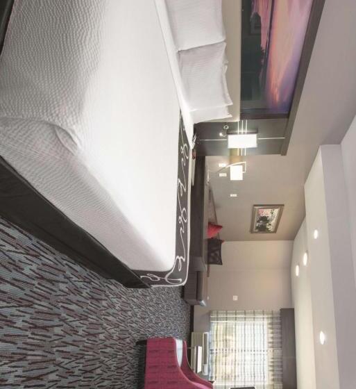 اتاق اجرایی با تخت بزرگ, La Quinta By Wyndham Amarillo Airport