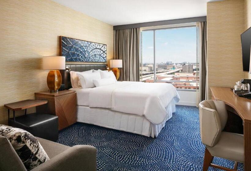 חדר דחוקס עם מיטת קינג, The Westin Milwaukee