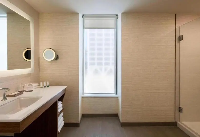 Superior Kolmen Hengen Huone, The Westin Milwaukee