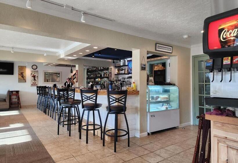 غرفة سوبيريور سرير كينج, Top Of The Beech Inn