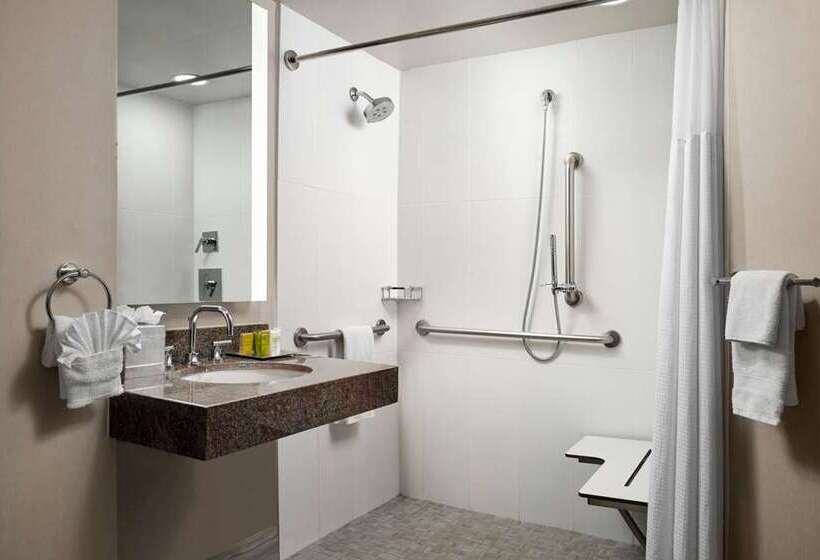 Номер Deluxe Кровать Кинг, Joinery Hotel Pittsburgh, Curio Collection By Hilton