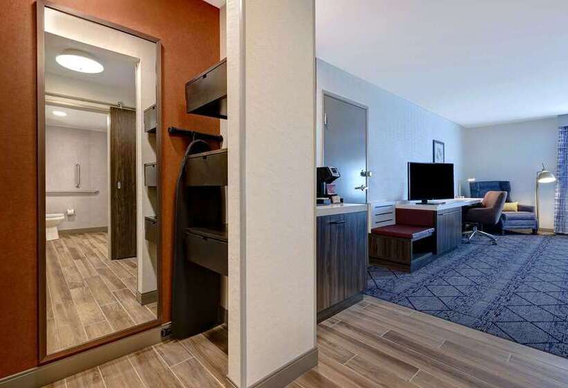 Номер Deluxe, Joinery Hotel Pittsburgh, Curio Collection By Hilton