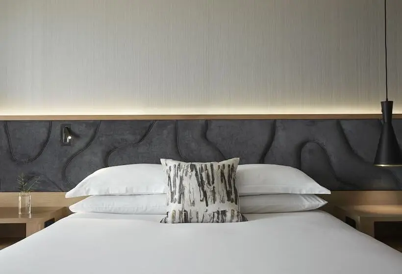 Premium room with view, Kimpton Sawyer Hotel, An Ihg