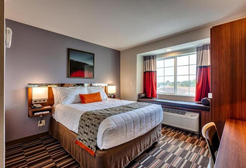 Номер бизнес-класса, Microtel Inn & Suites By Wyndham Niagara Falls