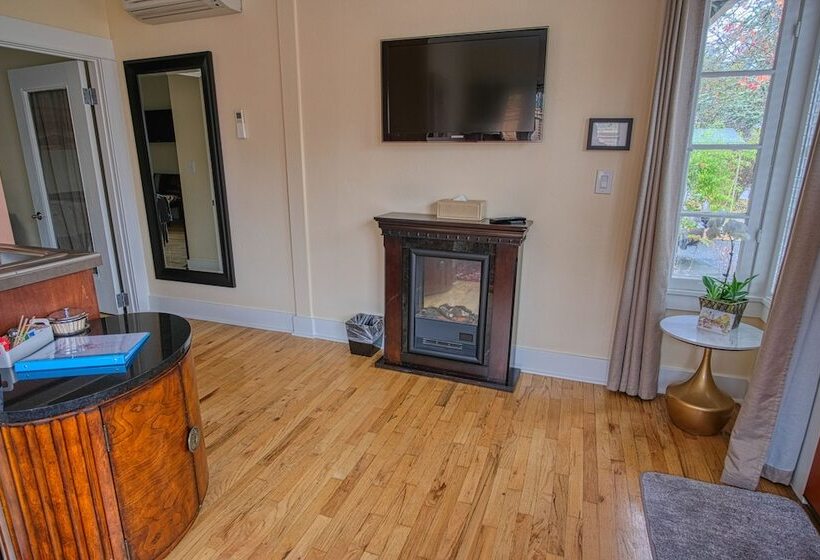 جناح ديلوكس, Palm Cottages