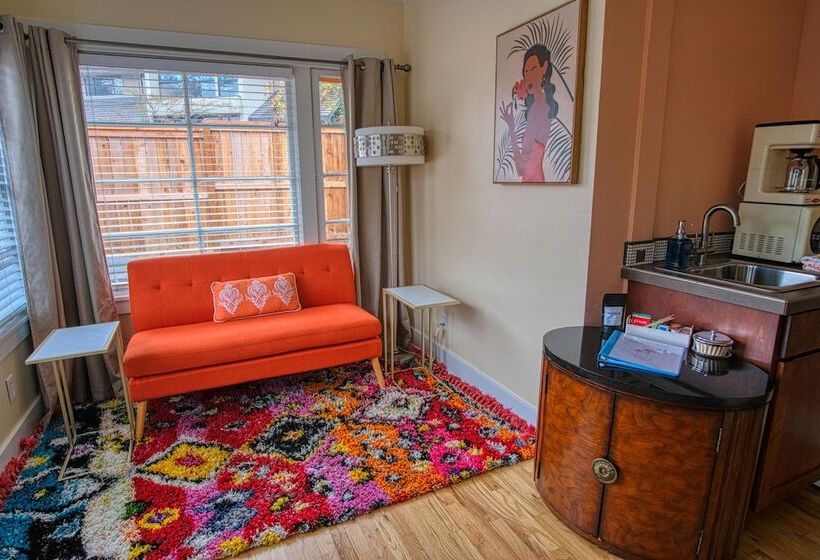 جناح ديلوكس, Palm Cottages