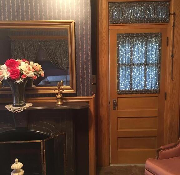 패밀리 룸, Queen Anne Bed And Breakfast