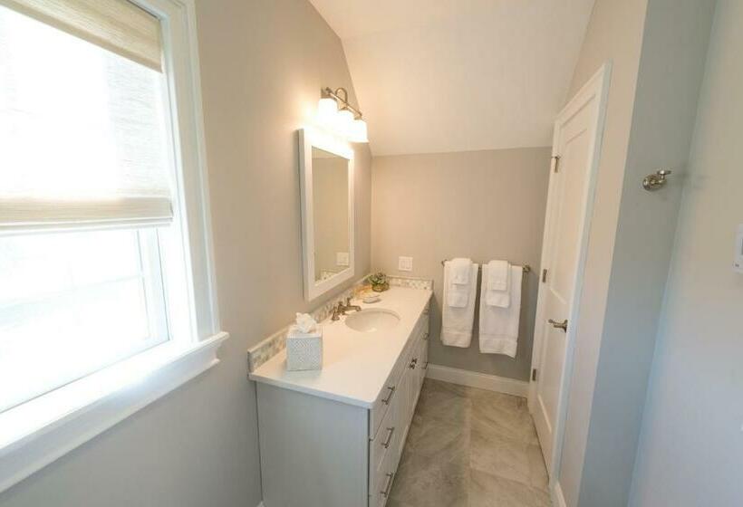 バルコニー付きスタンダードステューディオ, The East Island Reserve