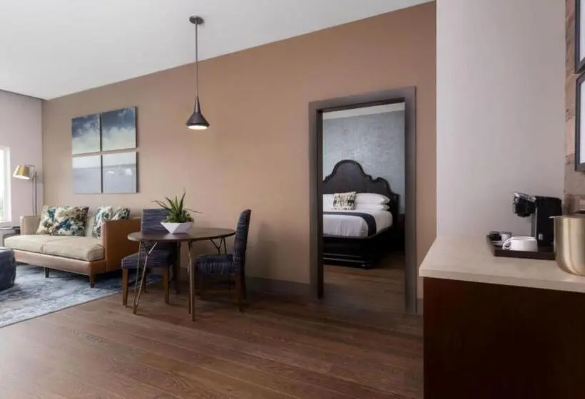 سوئیت با تخت بزرگ, The Stella Hotel, Autograph Collection