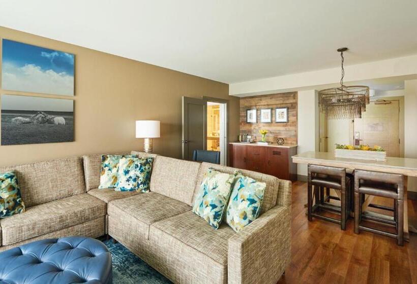 キングサイズベッドのスイートルーム, The Stella Hotel, Autograph Collection