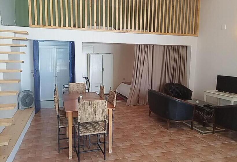 Семейное Студио, Auberge Du Marabout