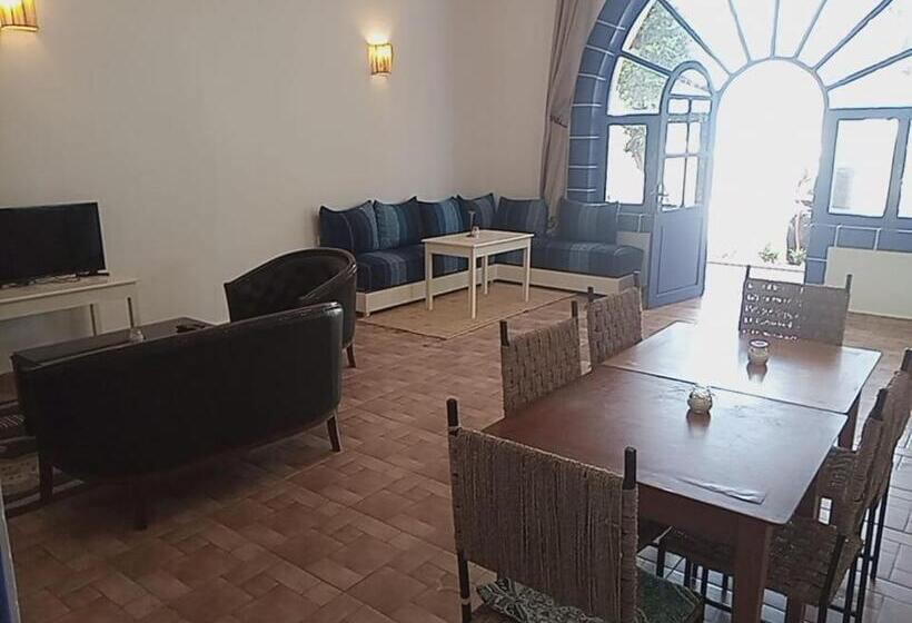 Семейное Студио, Auberge Du Marabout