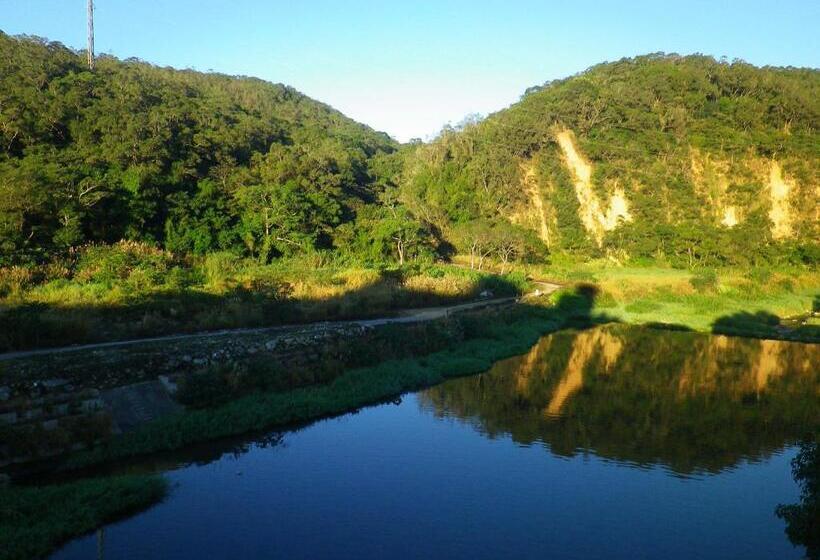 اتاق لوکس, 甘丹民宿三義火車站前