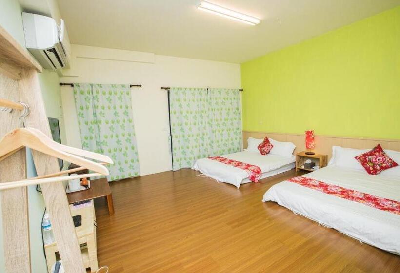 اتاق استاندارد چهار تخته, 甘丹民宿三義火車站前