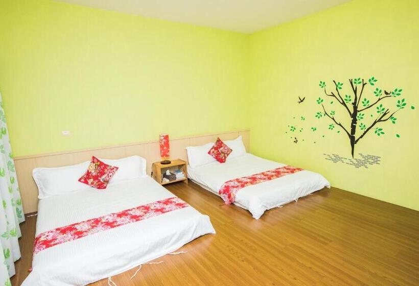 اتاق استاندارد چهار تخته, 甘丹民宿三義火車站前