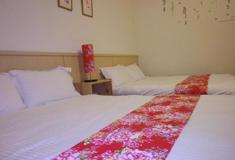 اتاق استاندارد چهار تخته, 甘丹民宿三義火車站前