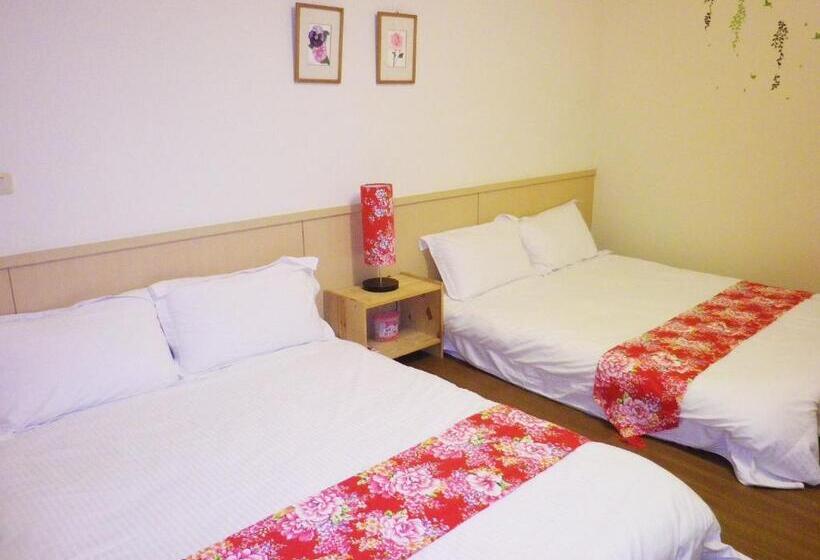 اتاق استاندارد چهار تخته, 甘丹民宿三義火車站前