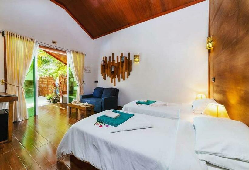 بانگلوی سوپریور, Beach Villa Ukulhas