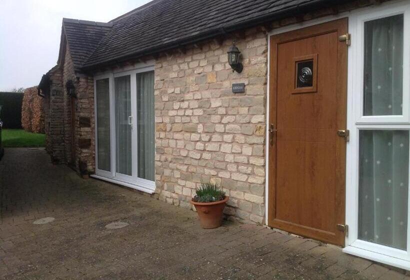 סוויטה דלוקס, Church Hill Farm