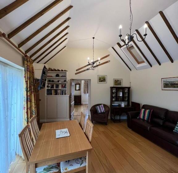 סוויטה דלוקס, Church Hill Farm